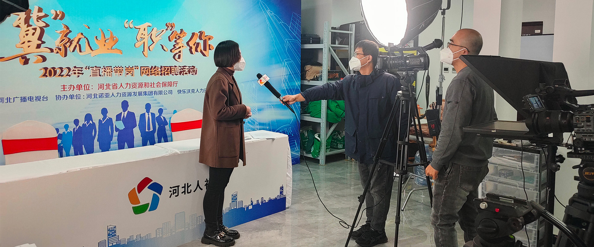 行业观察：专业活动拍摄让每一场活动在线绽放 - \n照片摄影服务全解析：如何选择合适的照片-摄行影像