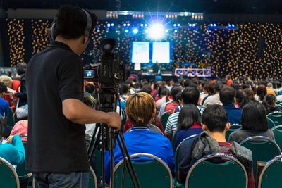 5G专网时代，谁在争夺会议直播的“毫秒战场”