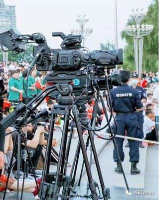 某政务行业新闻发布会直播复盘：客户最在意的不是设备，是这 4 件事-摄行影像