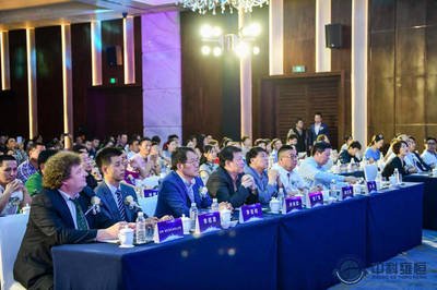 我们还不断探索设备的创意应用手法，为客户带来更加商业价值的拍摄-摄行影像