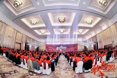 项目现场执行 SOP：踩点 + 备机 + 应急-摄行影像
