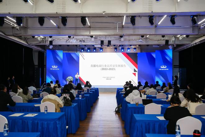 活动摄影连拍设置：张数、缓存与卡速