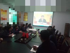 数据中心影像案例：机柜走廊的对称构图